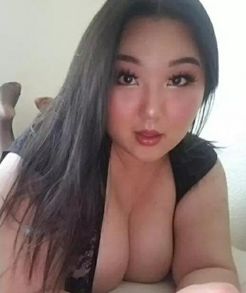 Жгучая красотка приглашает в гости и гарантирует незабываемый отдых. Со мной ты позабудешь обо всем на свете и окунешься в мир наслаждения. Позвони прямо сейчас! 5764, 24 года